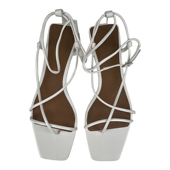 New Who What Wear Women US 7 Shoes White Straps Flat Gladiator Sandals  - Picture 3 of 10